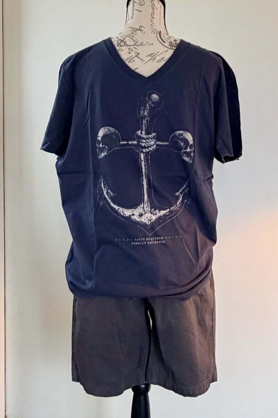 Foreign Exchange Lifestyle Skeleton Anchor Graphic V-Neck T-Shirt Large